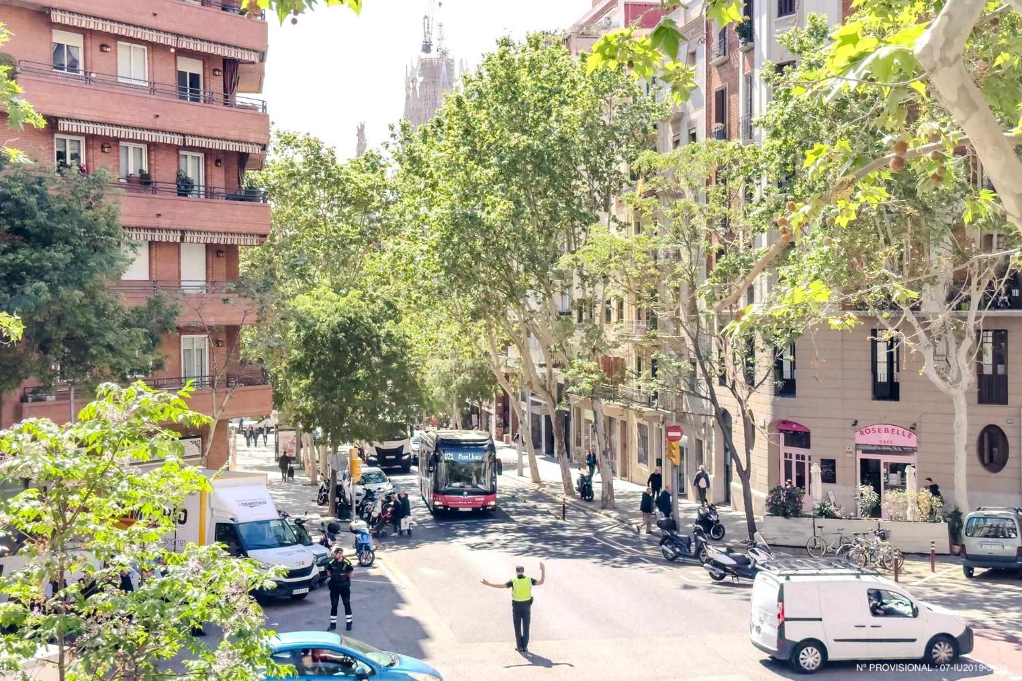 Appartamento Sagrada Familia 360 Barcellona Esterno foto